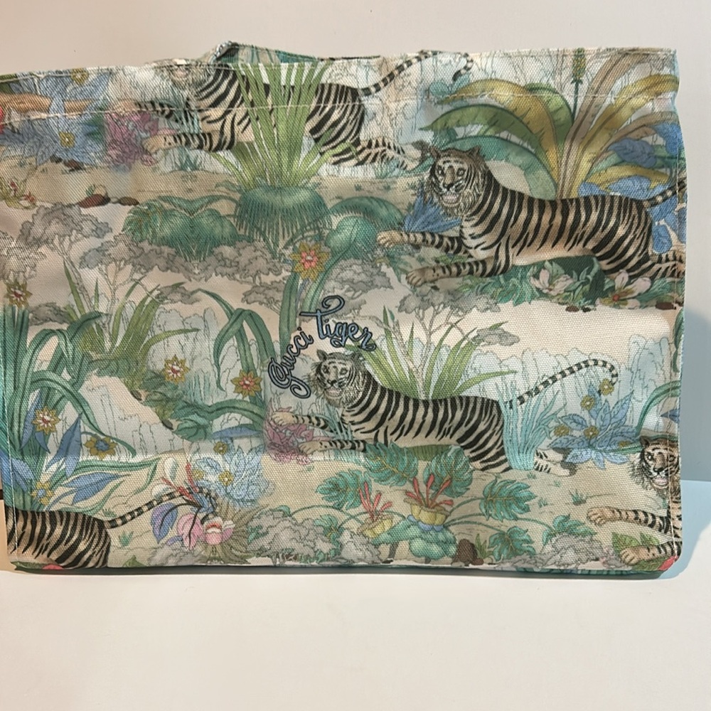 New VIP GWP GUCCI TOTE . - Picture 2 of 8